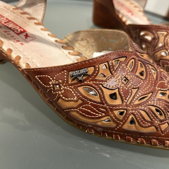 Pikolinos Brown Leather Floral Stitched Laser Cut Tan Leather Low Heel Sandals - Picture 9 of 10